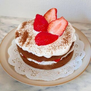 バレンタインに備えて❤︎苺のチョコショートケーキ